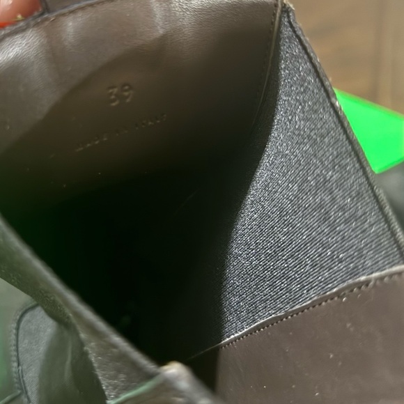 Bottega Veneta Chelsea Tire Boot. Color: Black/Black. Size: 39 - Picture 8 of 8